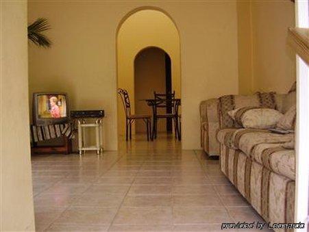 קינגסטאון Rich View Hotel חדר תמונה