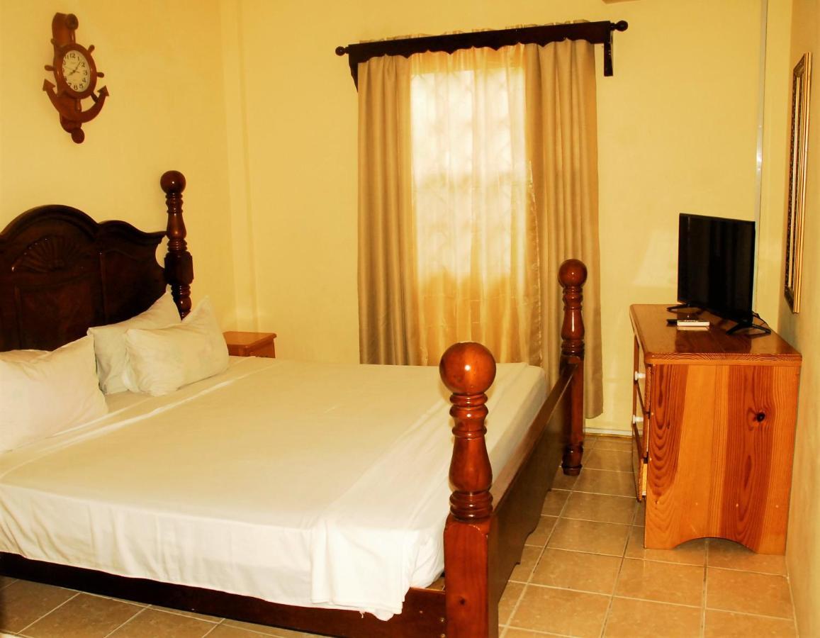 קינגסטאון Rich View Hotel מראה חיצוני תמונה